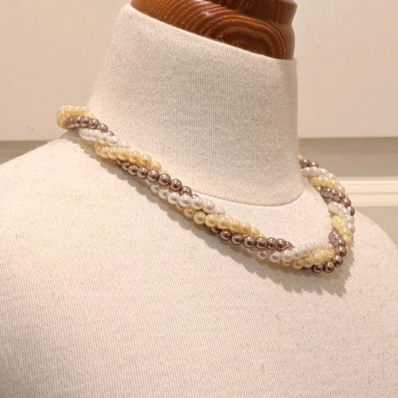 90s Three Strand Twist Faux Pearl Adjustable Length Choker Necklace - Picture 6 of 6